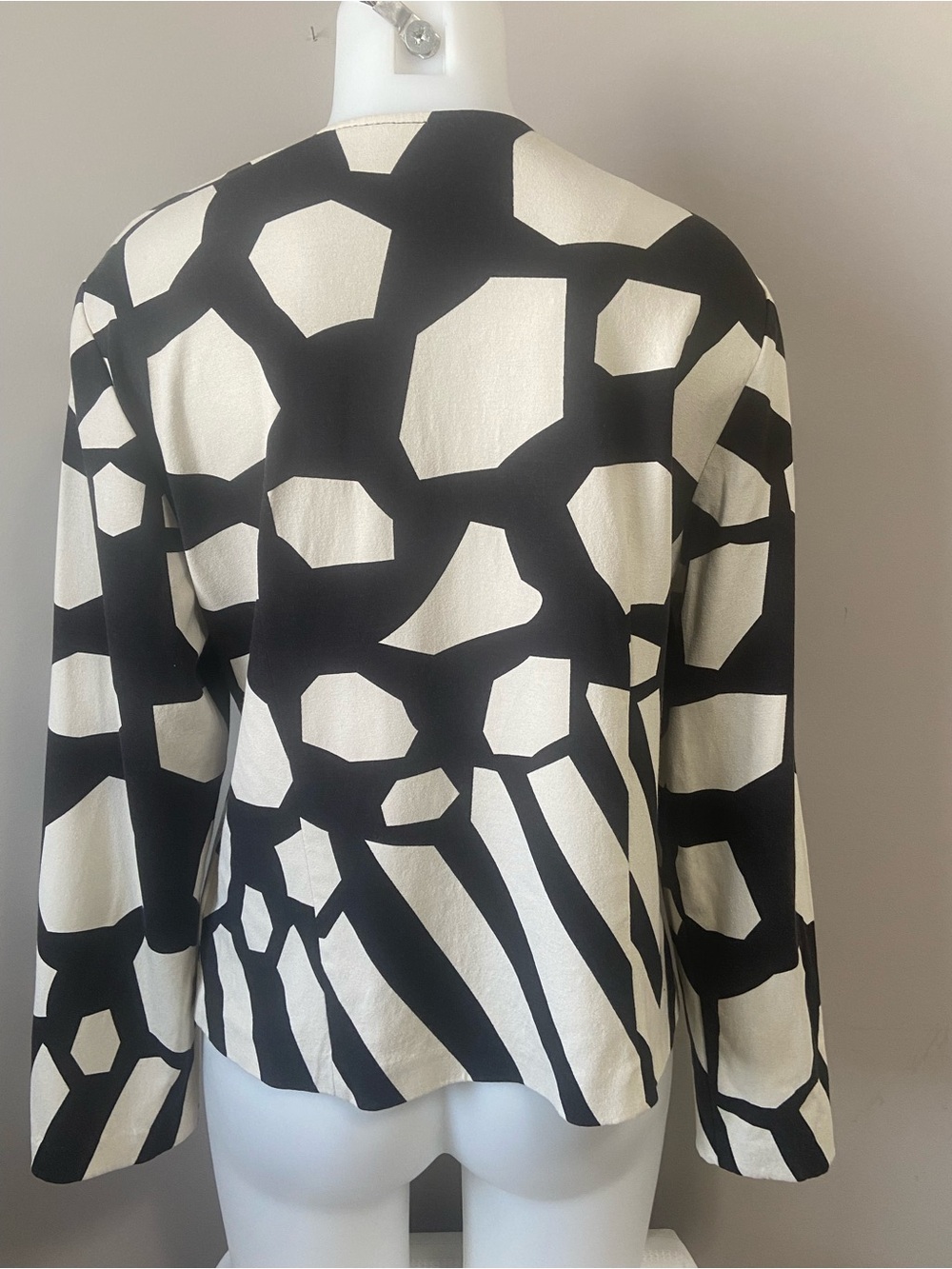 Joseph Ribkoff Black and White Geometric Zip Jacket - Picture 3 of 9